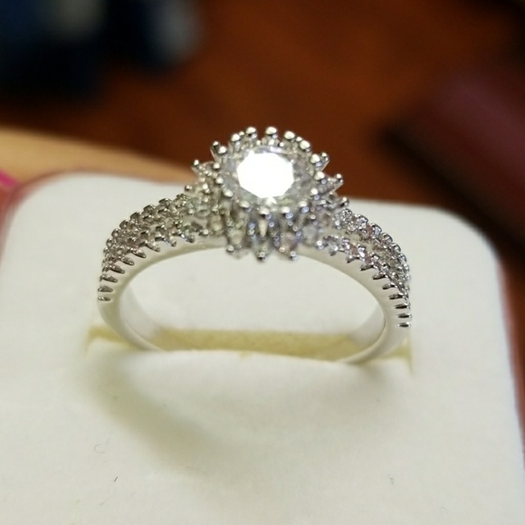 White Gold Filled Hearts & Arrows Ring, Size 7 New - Picture 2 of 8